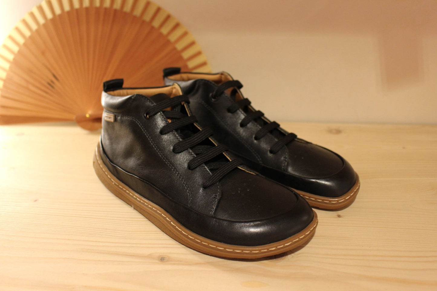 Barefoot femme et homme en cuir noir PIKOLINOS