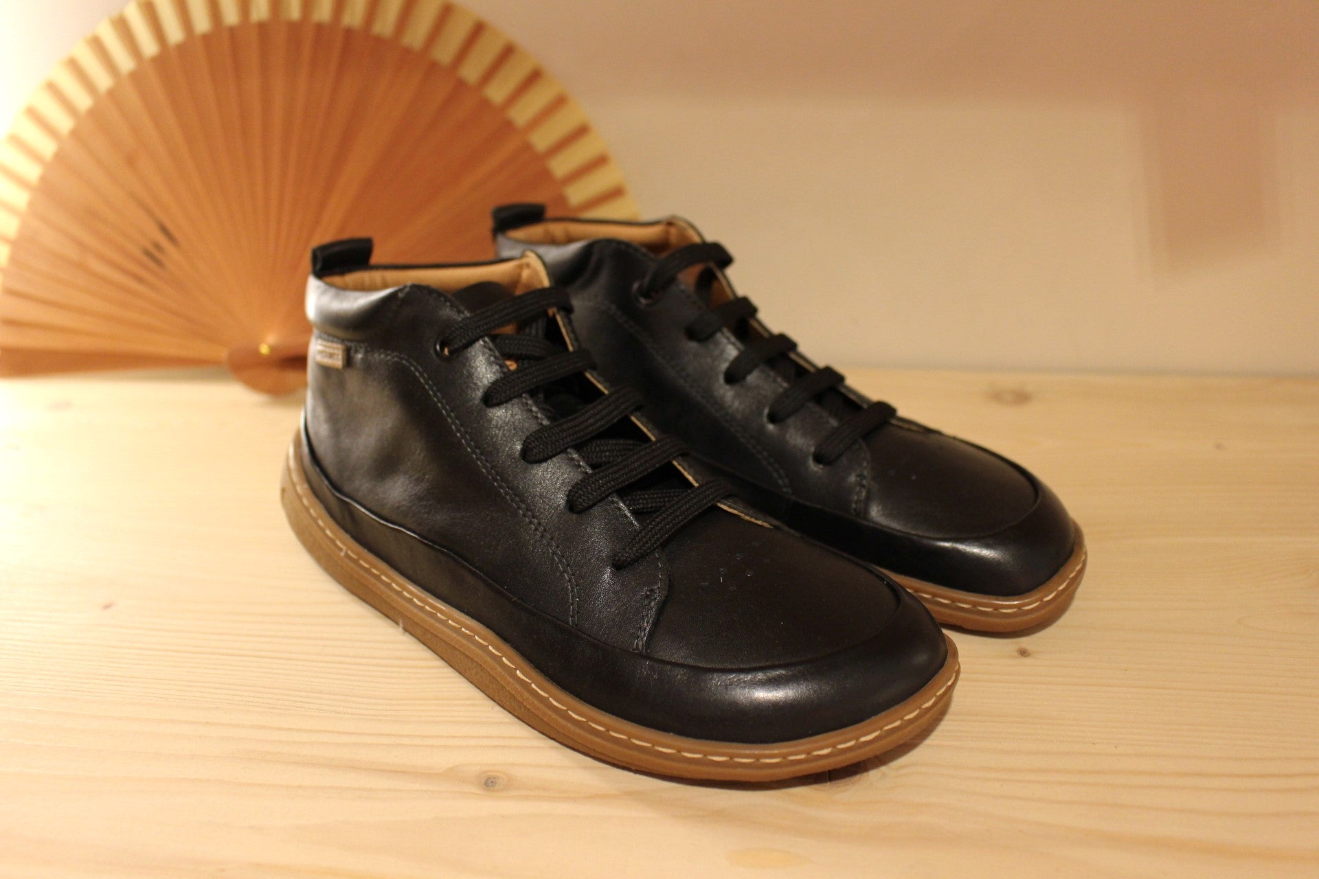 Barefoot femme et homme en cuir noir PIKOLINOS