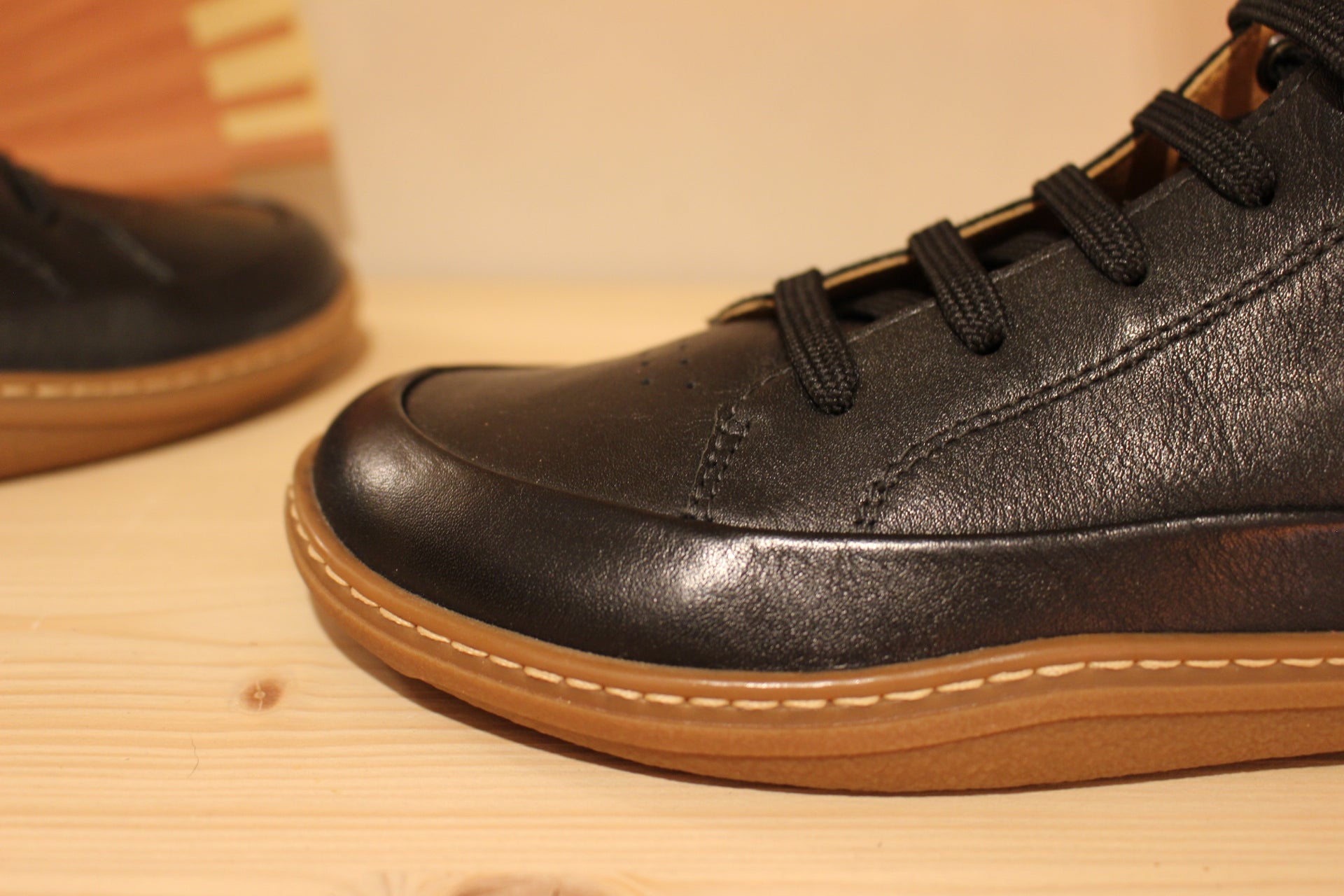 Barefoot femme et homme en cuir noir PIKOLINOS