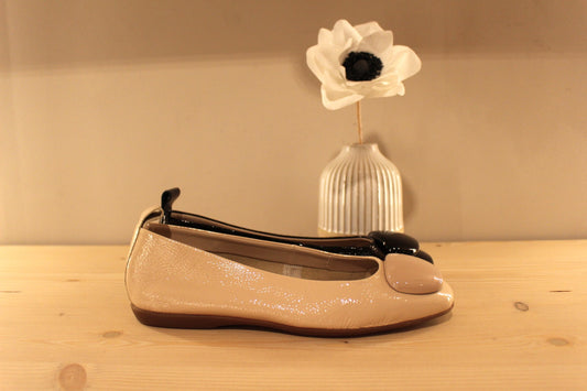 Ballerine très souple en cuir vernis beige rosé ou noir WONDERS