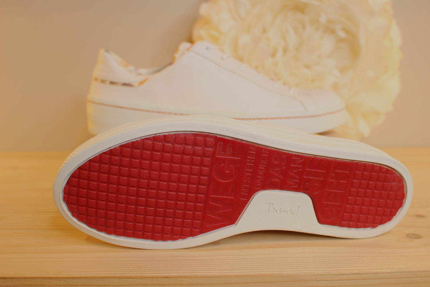 Sneaker cuir blanc pour femme semelle interne amovible THINK