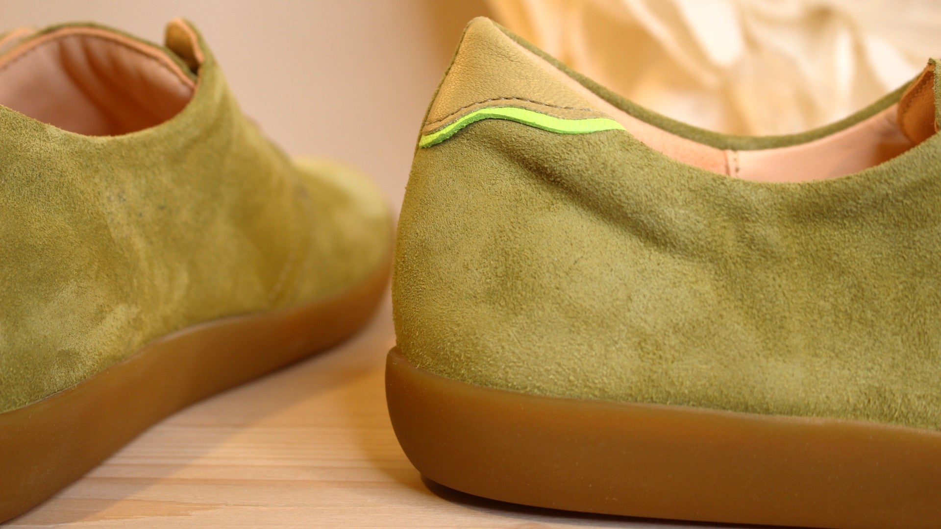 Sneaker velours vert pour femme semelle interne amovible THINK