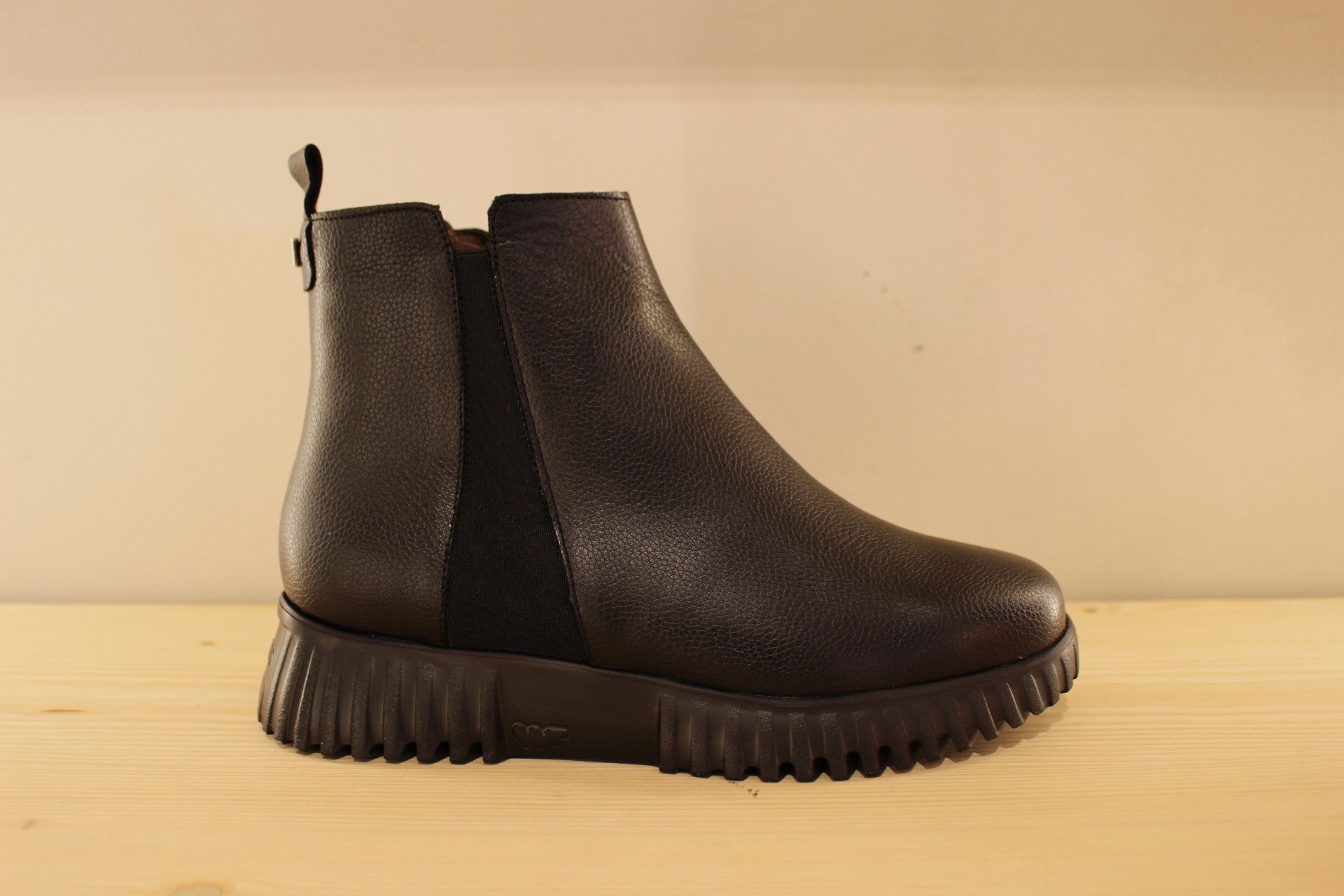 Bottines cuir noir ou imprimé animal avec zip et semelle amovible WONDERS