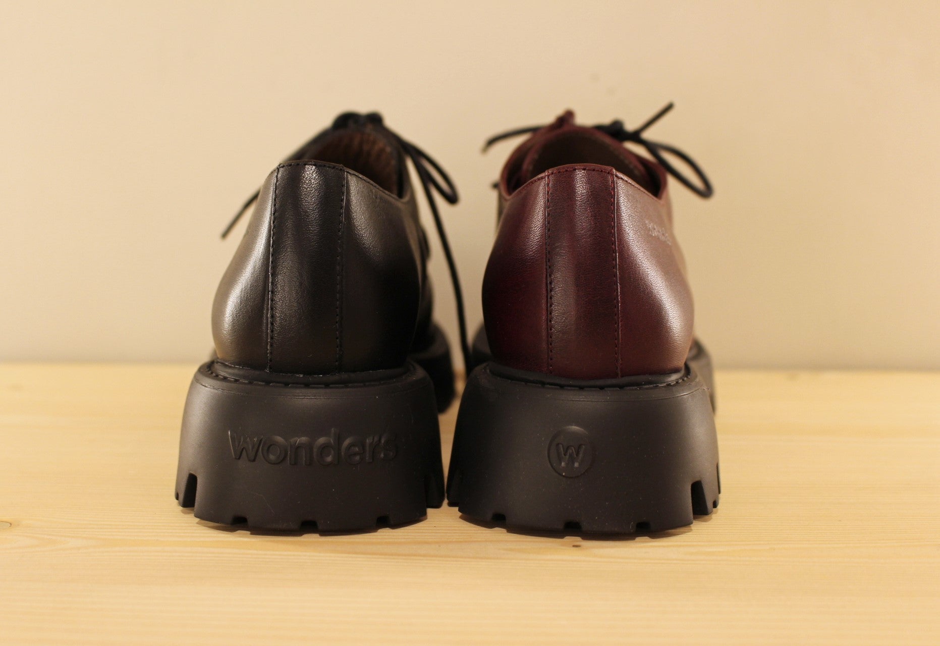 Derby cuir noir ou bordeaux WONDERS