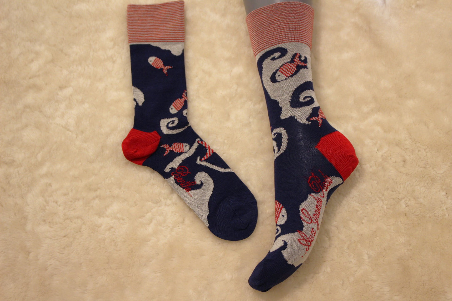 Chaussettes BERTHE AUX GRANDS PIEDS. Fabrication Française. Chaussettes femme en fil d'écosse et coton Poissons