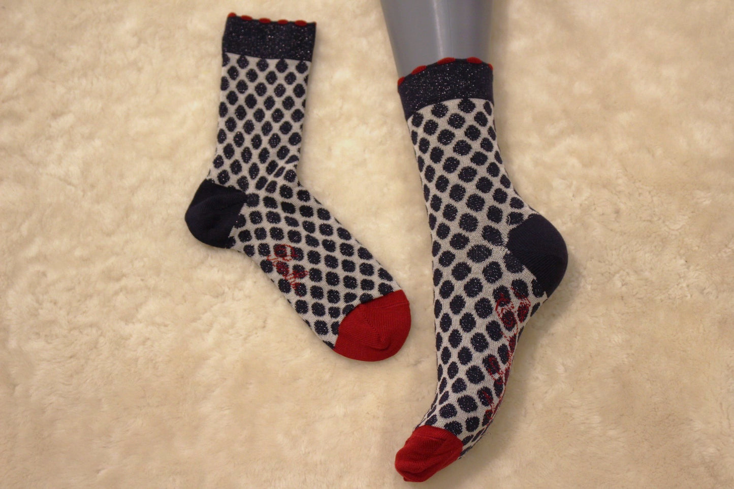 Chaussettes BERTHE AUX GRANDS PIEDS. Fabrication Française. Chaussettes femme en fil d'écosse et coton Pois