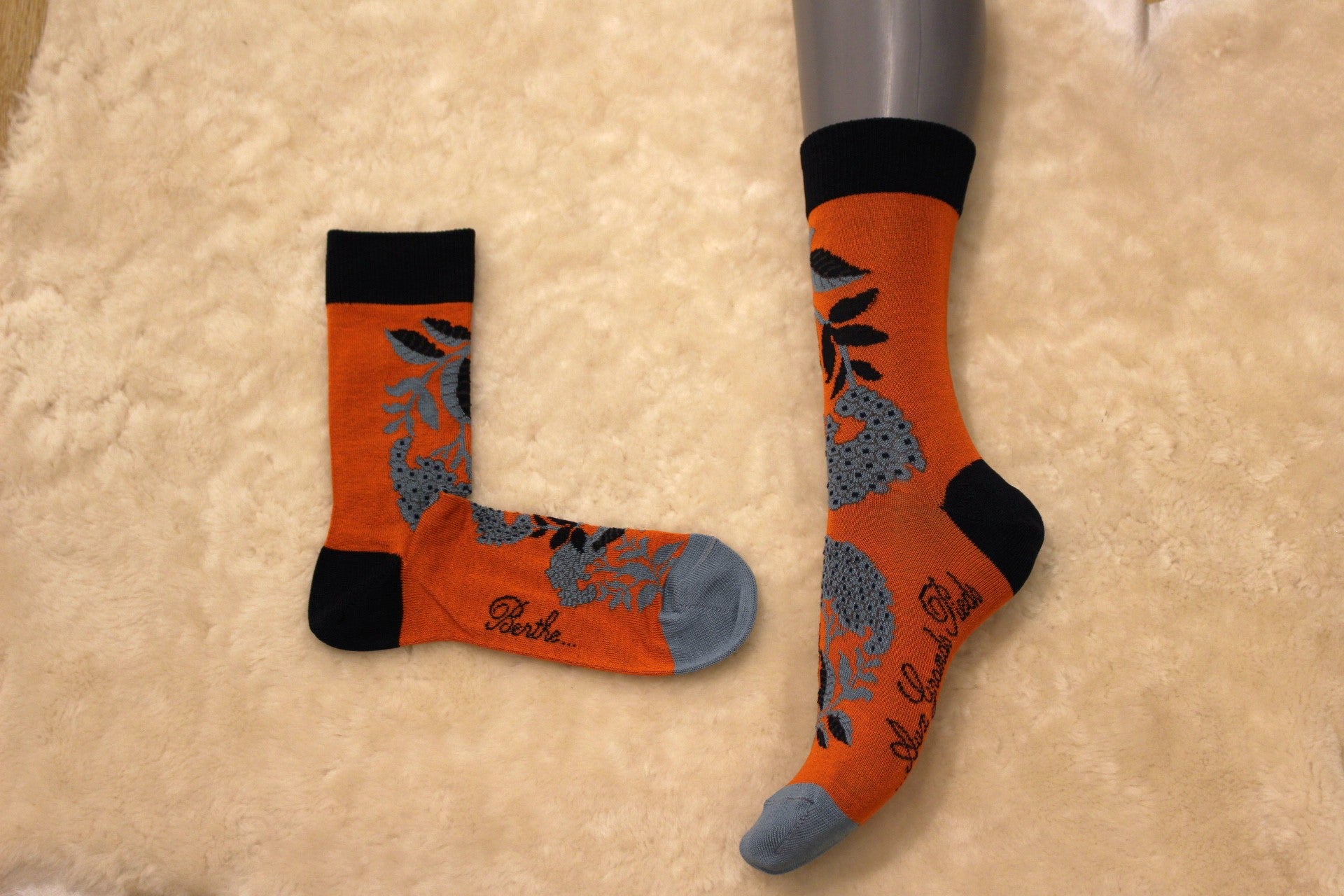 Chaussettes BERTHE AUX GRANDS PIEDS. Fabrication Française. Chaussettes homme en coton fleurs
