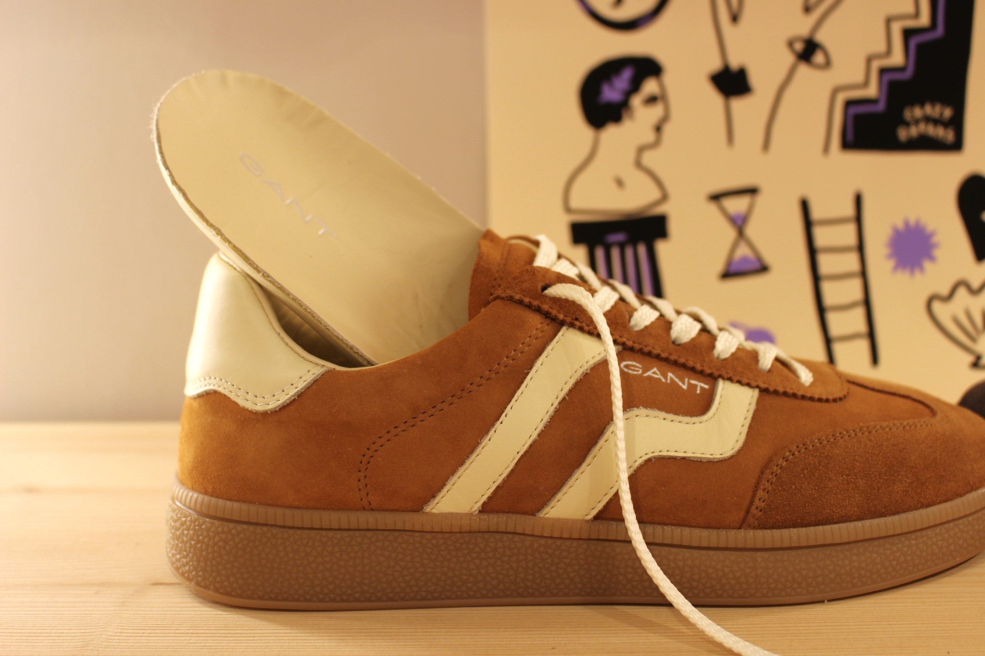 Sneakers homme en cuir velours de couleur marron chocolat ou de couleur jaune GANT