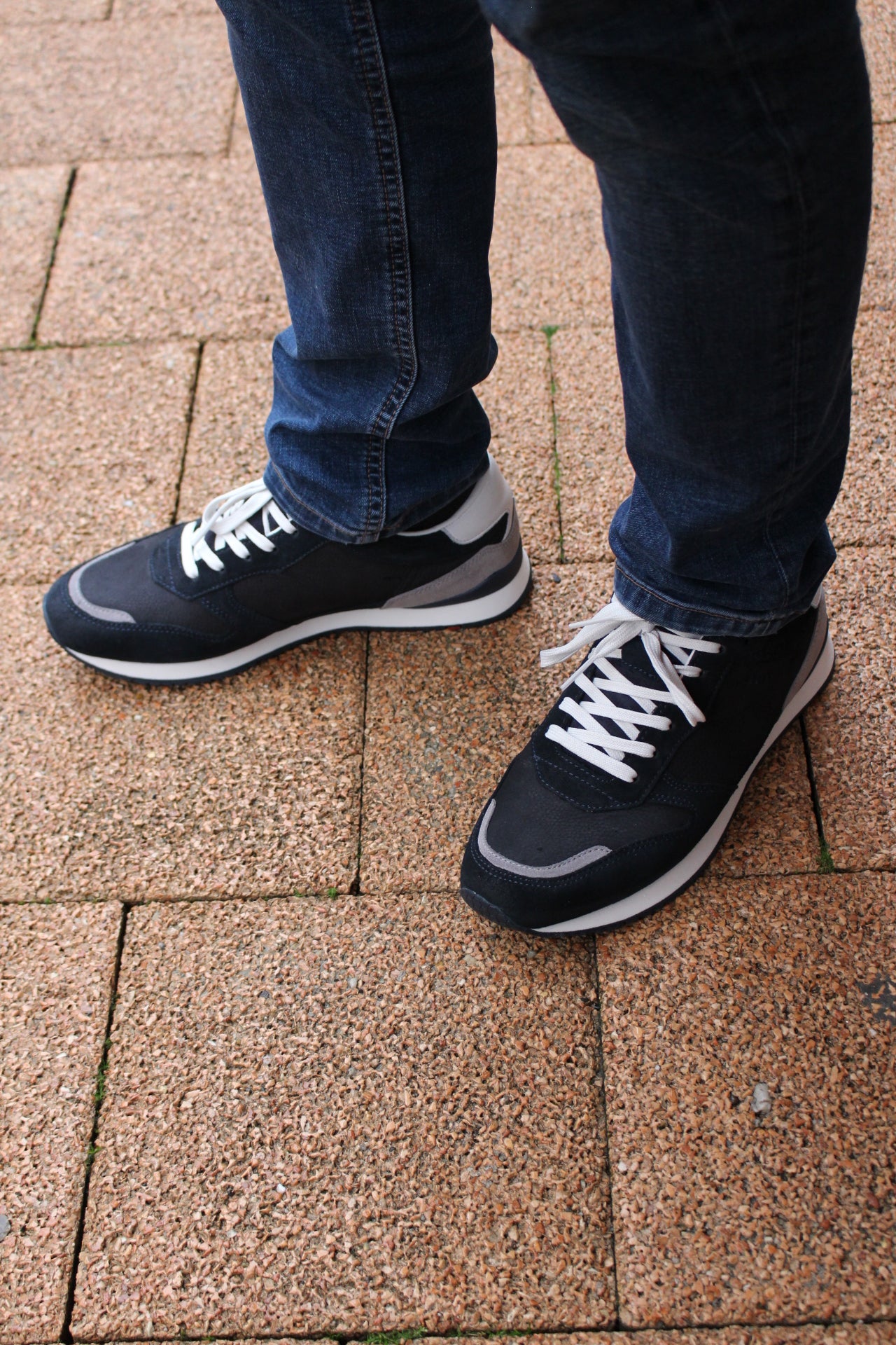 Sneaker homme en cuir bleu ou marron avec semelle interne amovible LLOYD