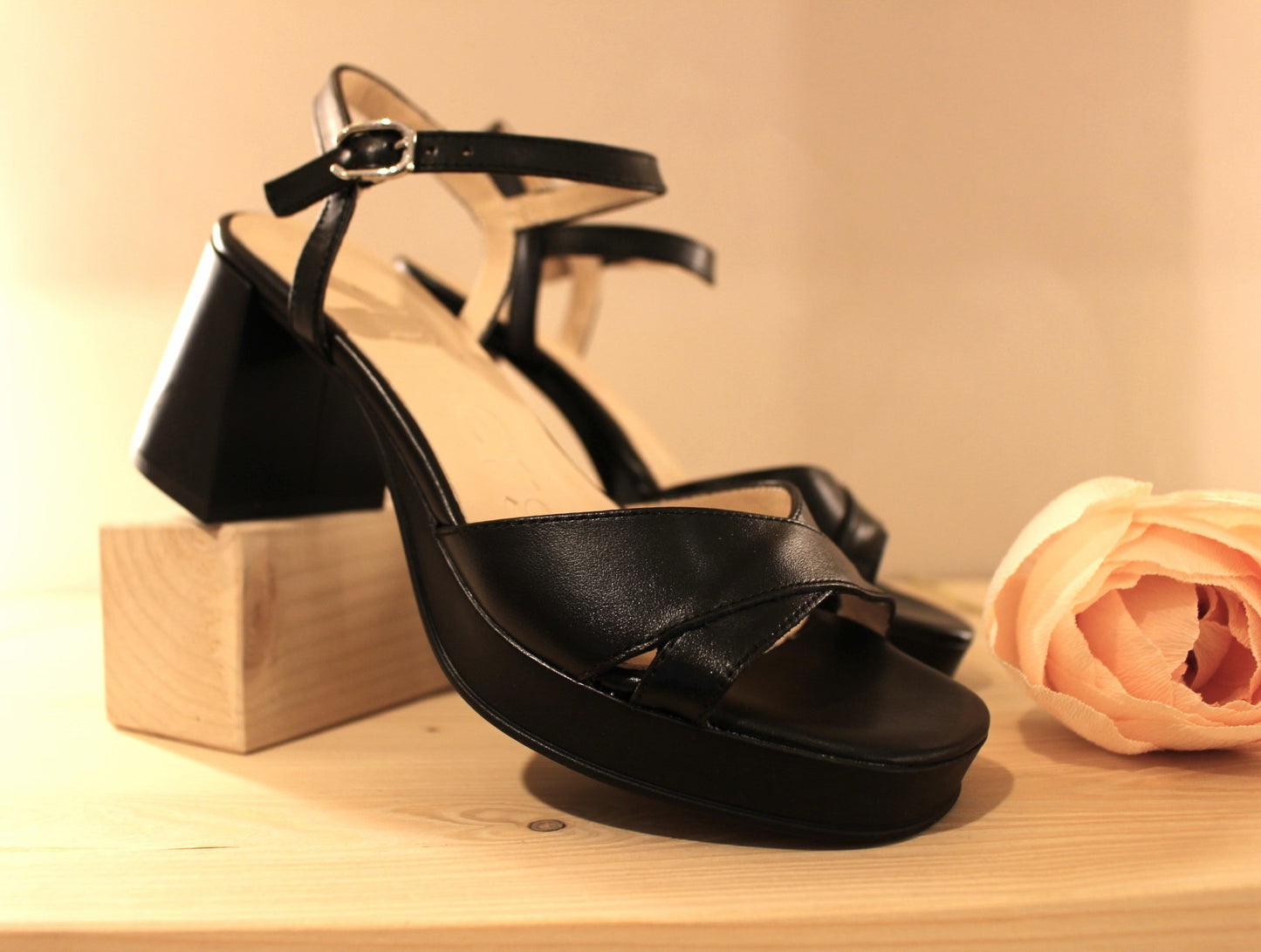 Sandales cuir noir WONDERS fabrication espagnole 