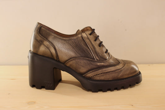Trotteur cuir taupe très léger à talon WONDERS
