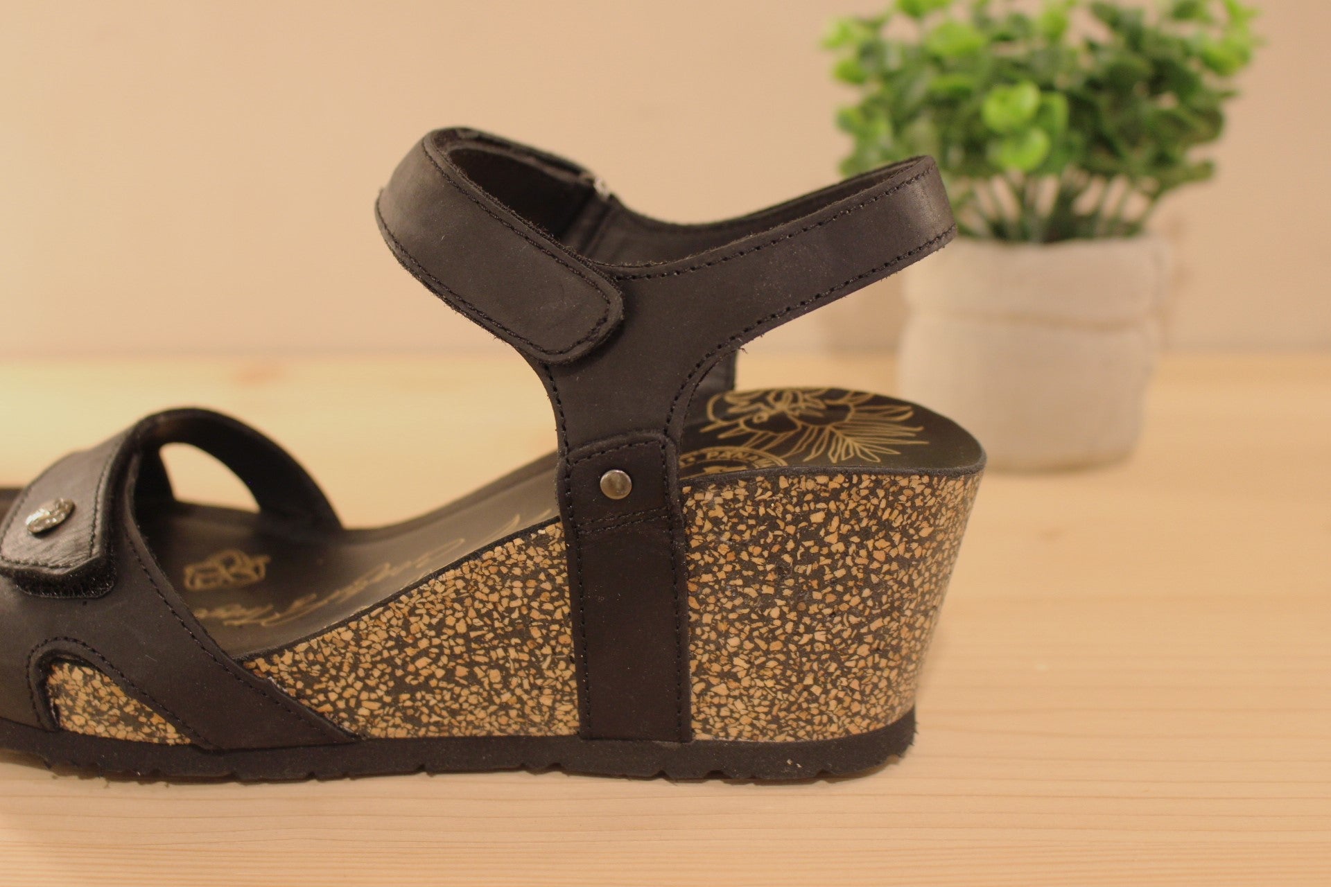 Sandale Panama Jack en cuir blanc ou noir très confortable