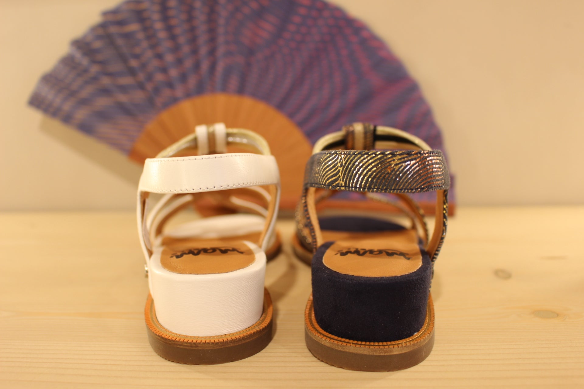 Sandale cuir blanc ou velours bleu et métallisé MAMZELLE