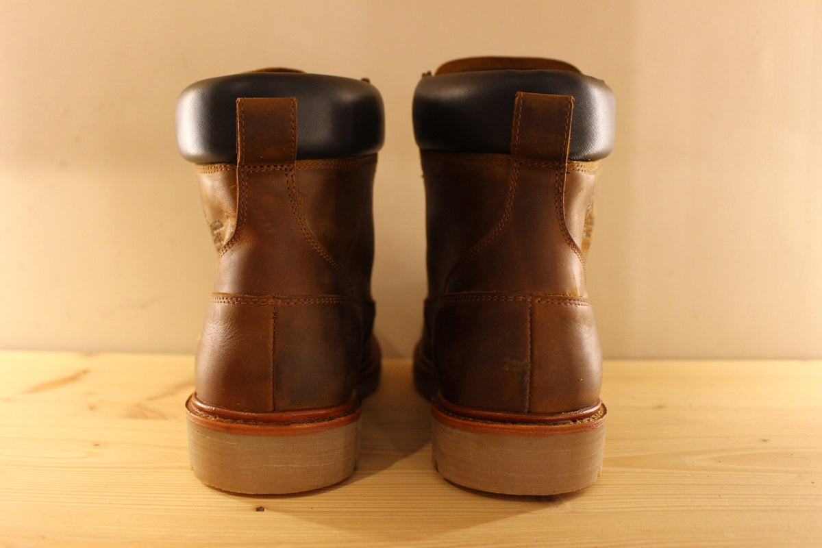 Bottines PANAMA JACK pour hommes en cuir gras de couleur marron. Cuir traité waterproof. Bottines doublées cuir et semelle interne amovible
