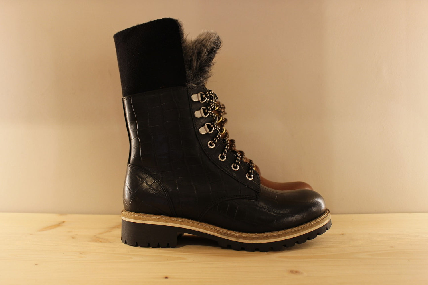 Bottines tige réversible en cuir imprimé croco noir ou camel HOOPER