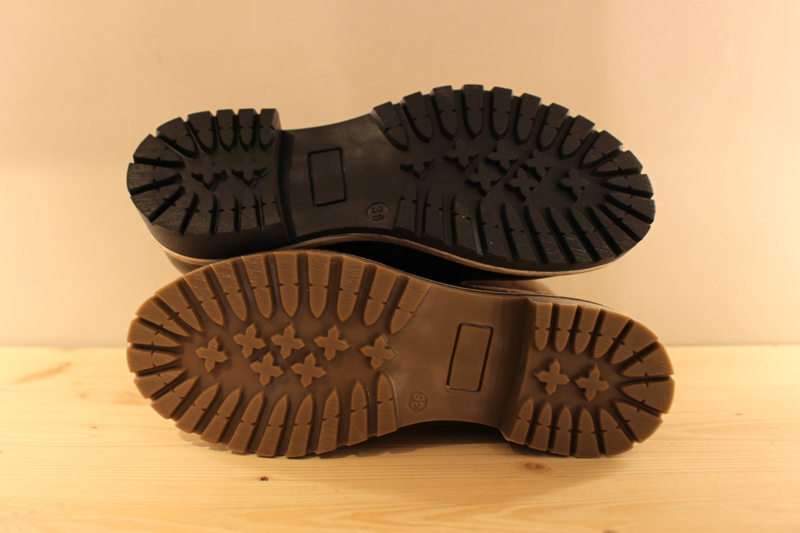 Bottines tige réversible en cuir imprimé croco noir ou camel HOOPER
