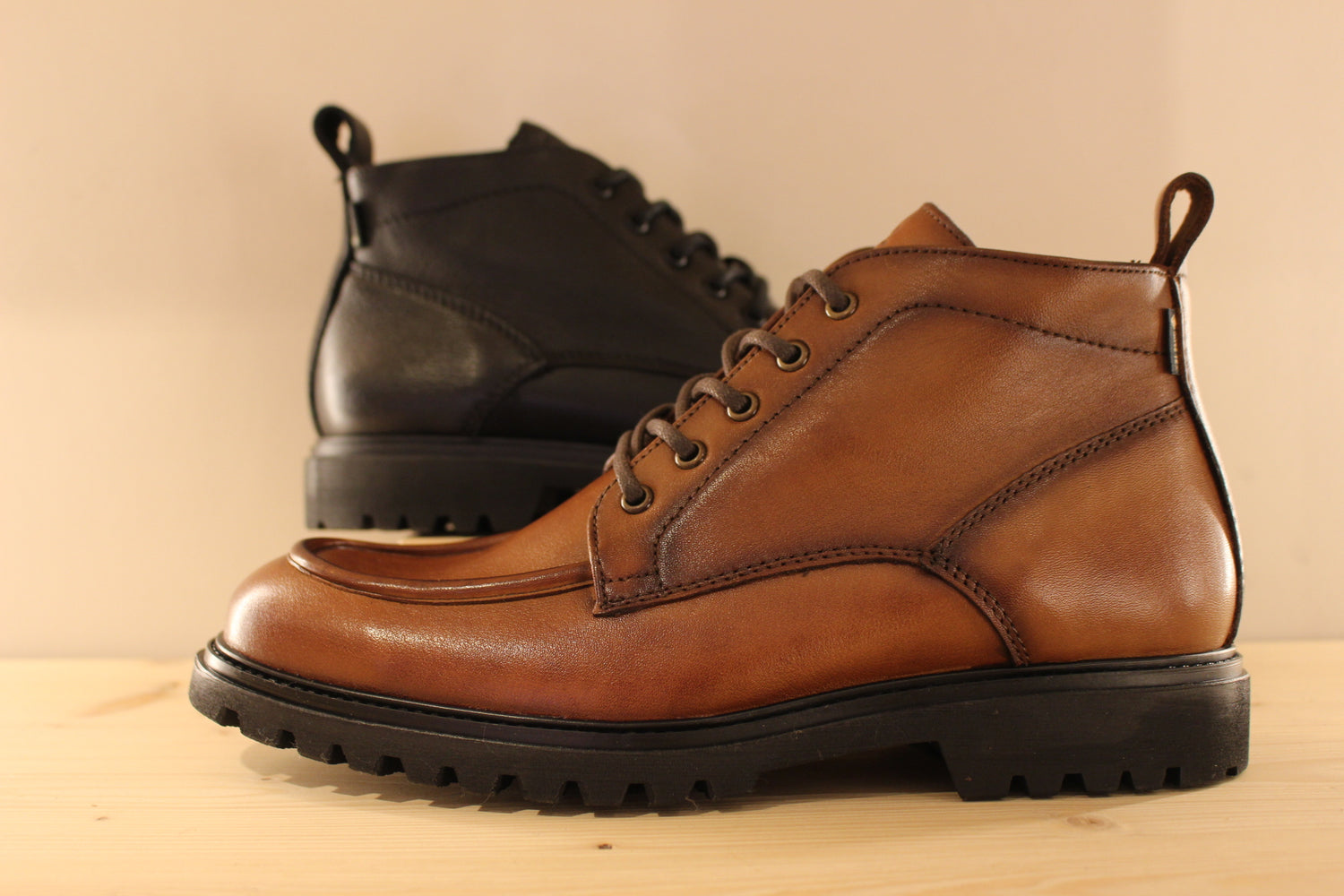 Bottines à lacet en cuir noir ou cognac et membrane Gore-tex LLOYD