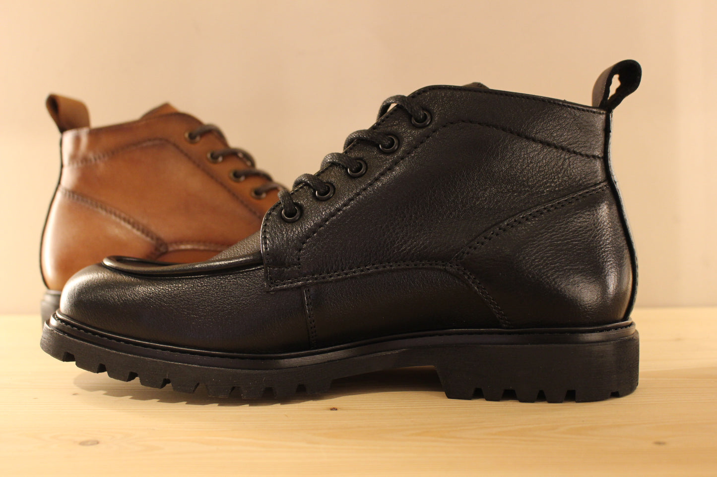 Bottines à lacet en cuir noir ou cognac et membrane Gore-tex LLOYD
