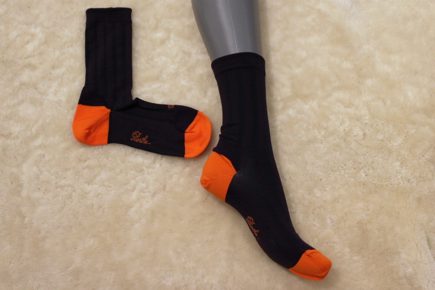 Chaussettes BERTHE AUX GRANDS PIEDS. Fabrication Française. Mi- chaussettes femme en soie et fil d'écosse