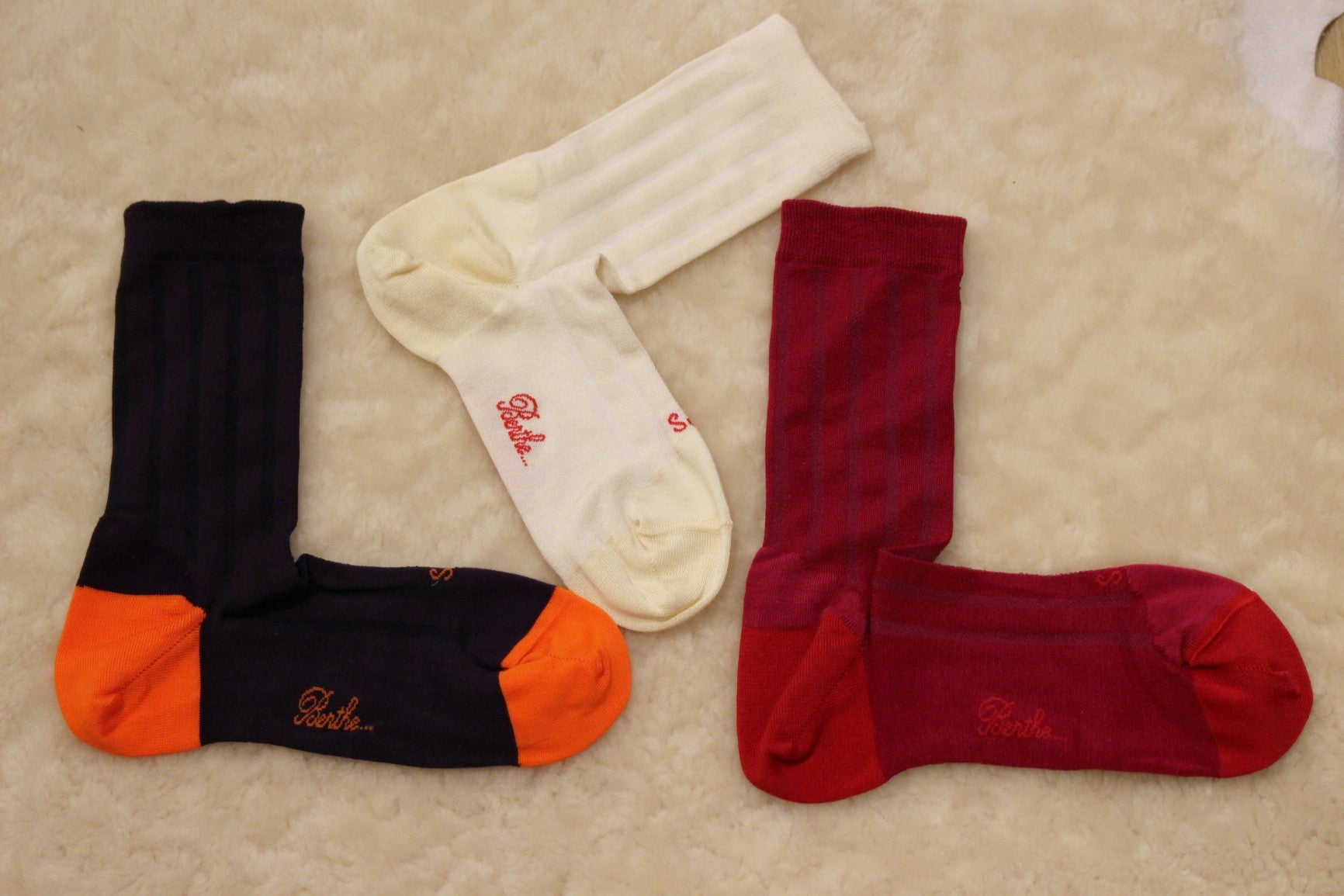 Chaussettes BERTHE AUX GRANDS PIEDS. Fabrication Française. Mi- chaussettes femme en soie et fil d'écosse