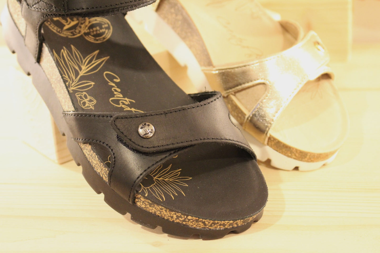 Sandales cuir semelles anatomique réglage scratch PANAMA JACK