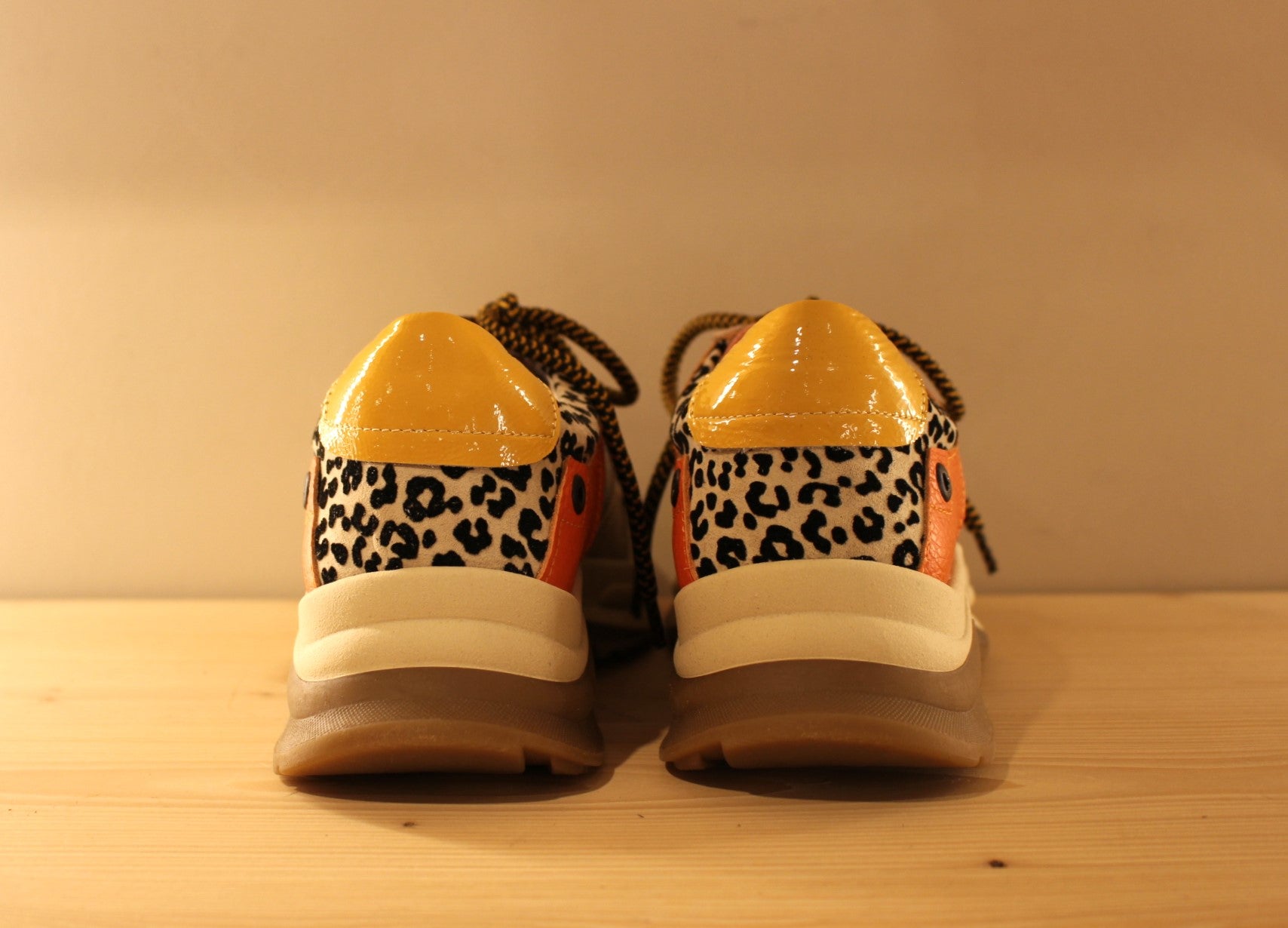 Basket cuir et nylon beige jaune et orange VADDIA