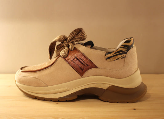 Derby en cuir velours de couleur beige et poils VADDIA