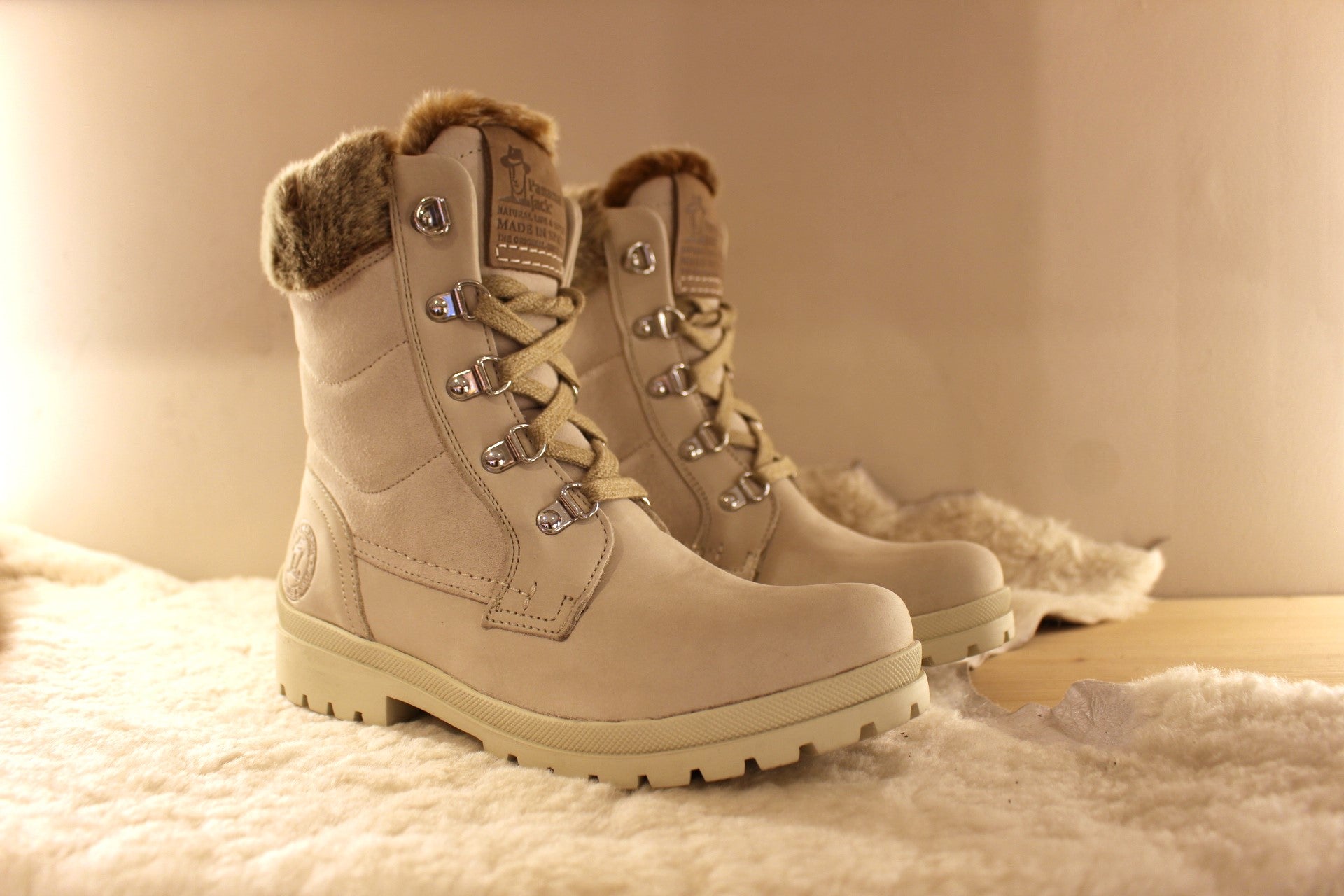 Bottes d'hiver pour femme cuir blanc waterproof PANAMA JACK semelle épaisse