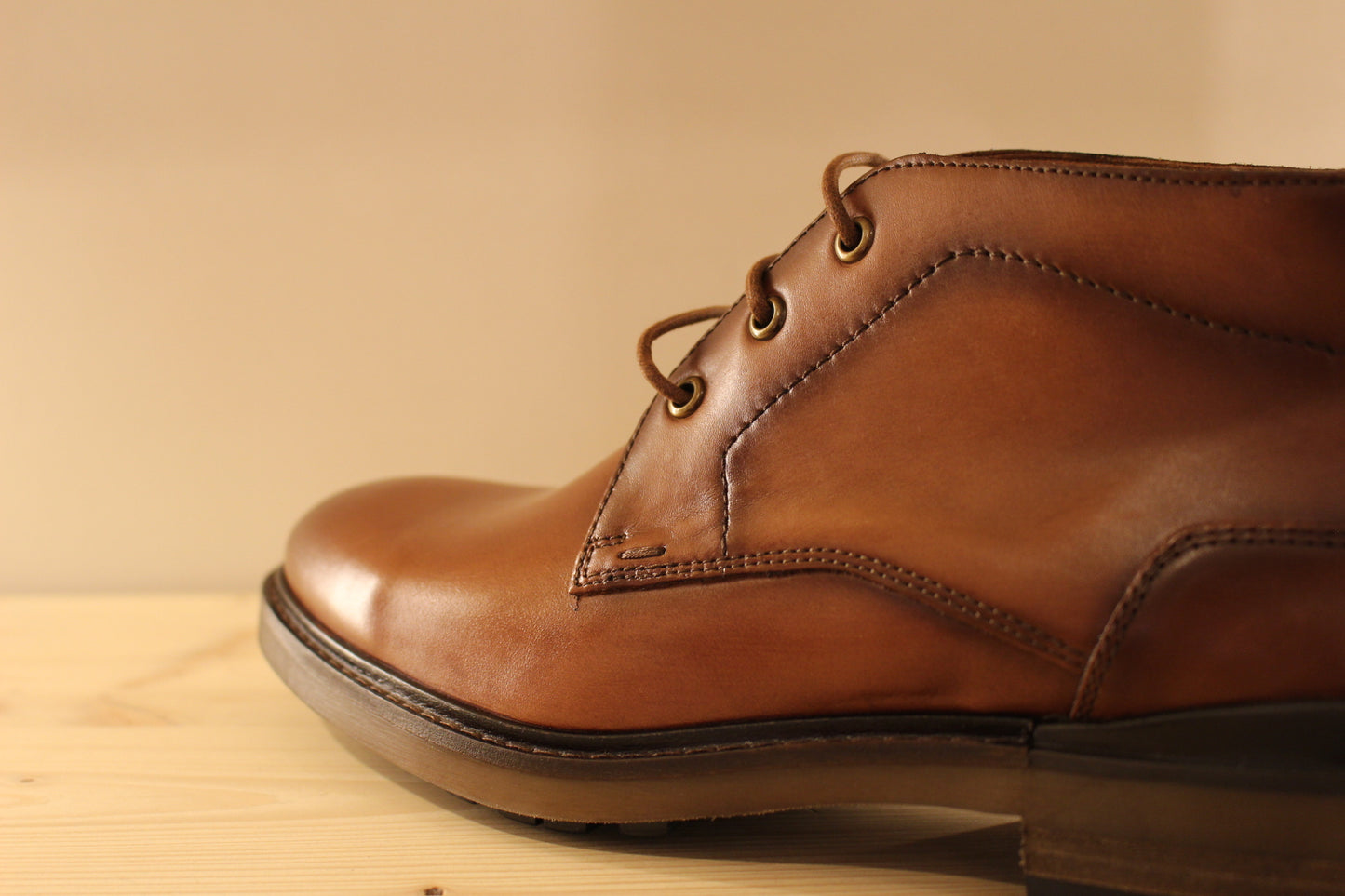 Bottines en cuir marron ou noir serrage lacet LLOYD