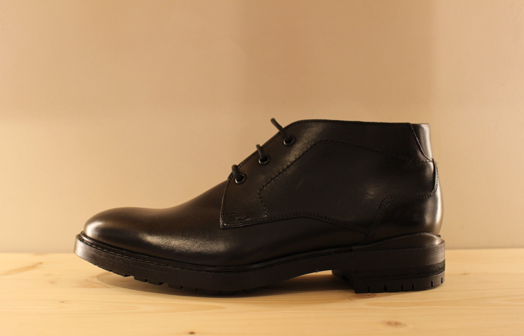 Bottines en cuir marron ou noir serrage lacet LLOYD