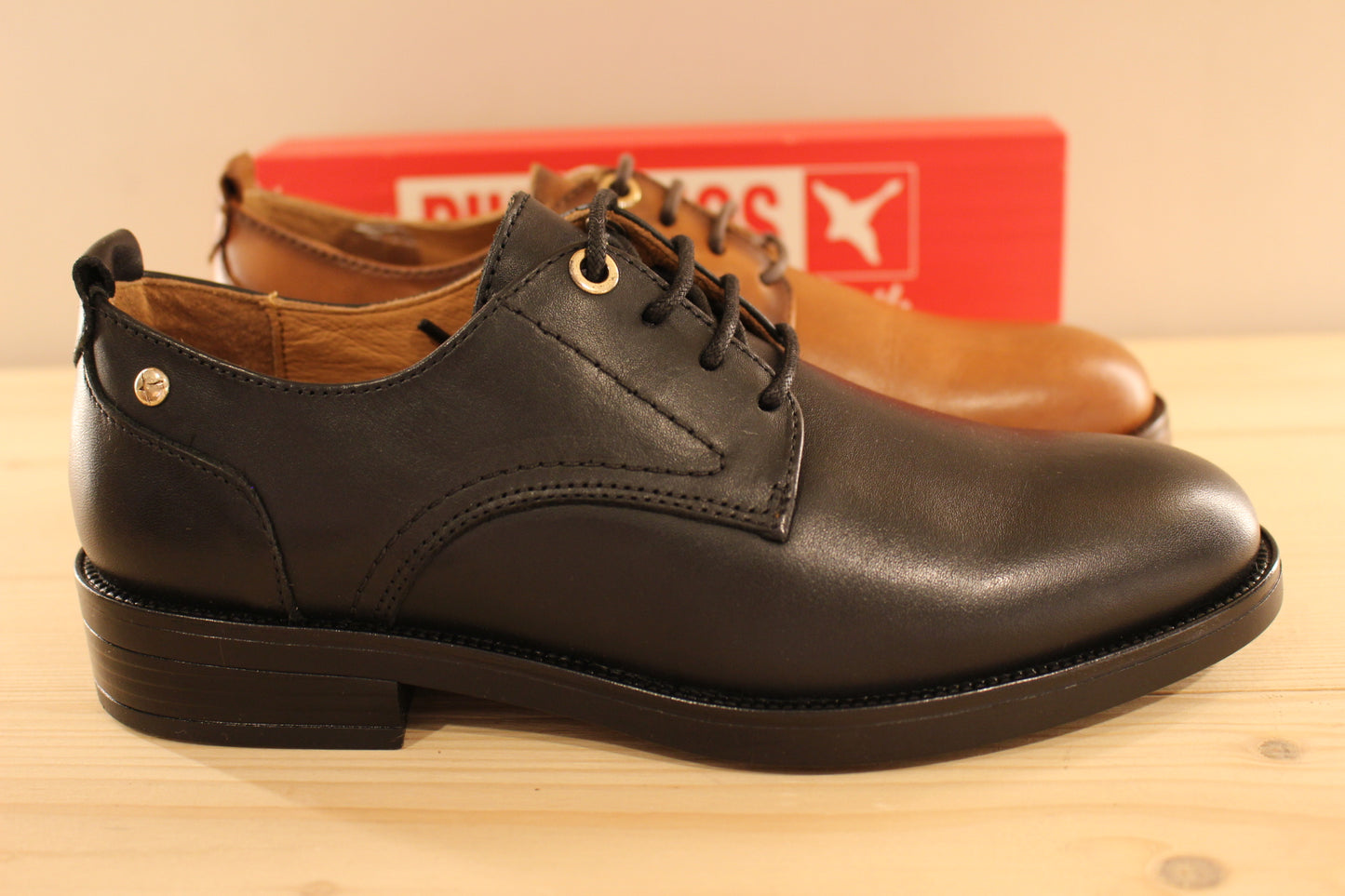 Derby femme PIKOLINOS en cuir marron ou noir chaussures très souple