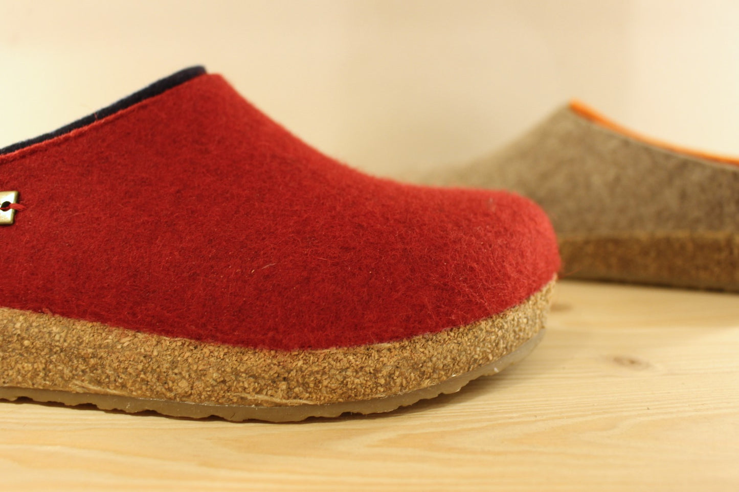 Chausson coupe mule en laine sabot liège HAFLINGER 