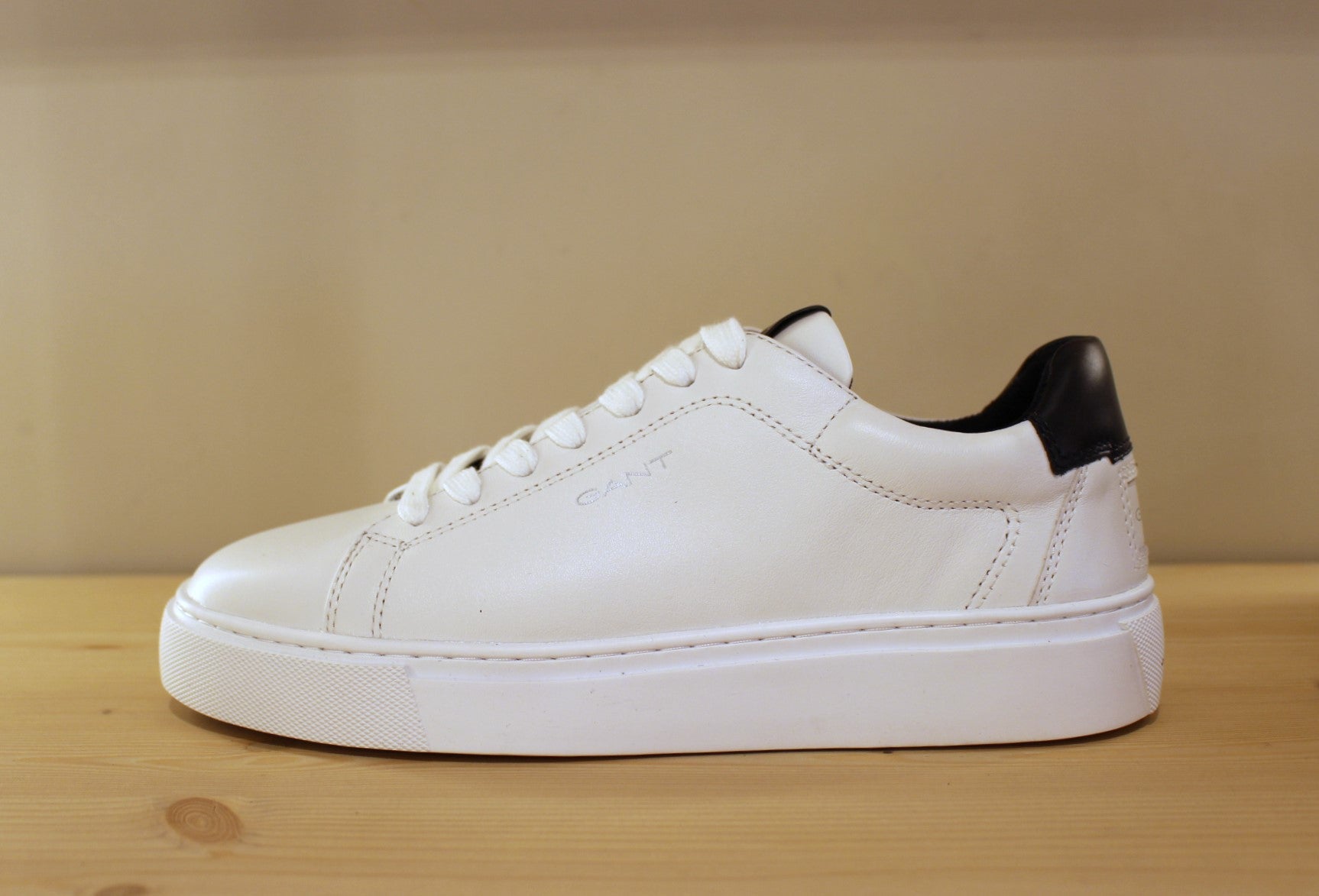 Basket homme en cuir noir ou blanc GANT