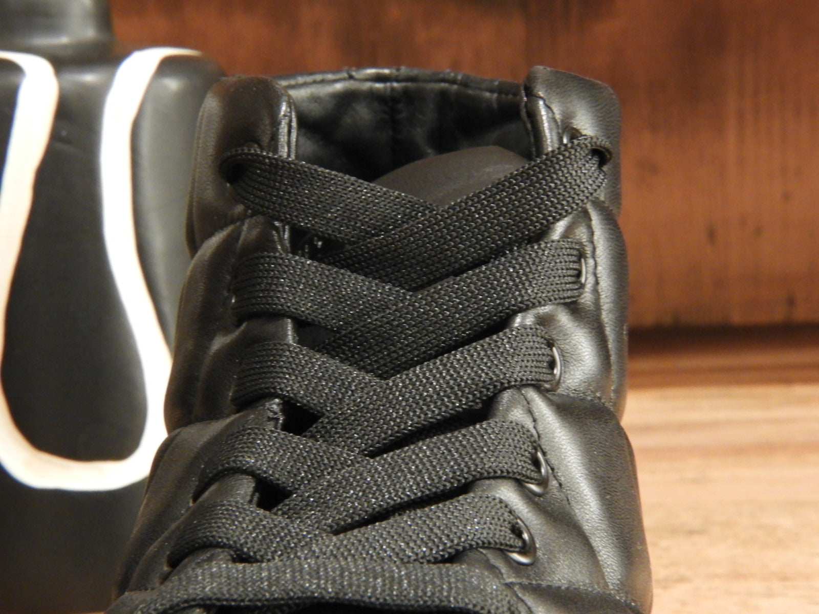 Sneakers cuir noir matelassé très léger HOGL