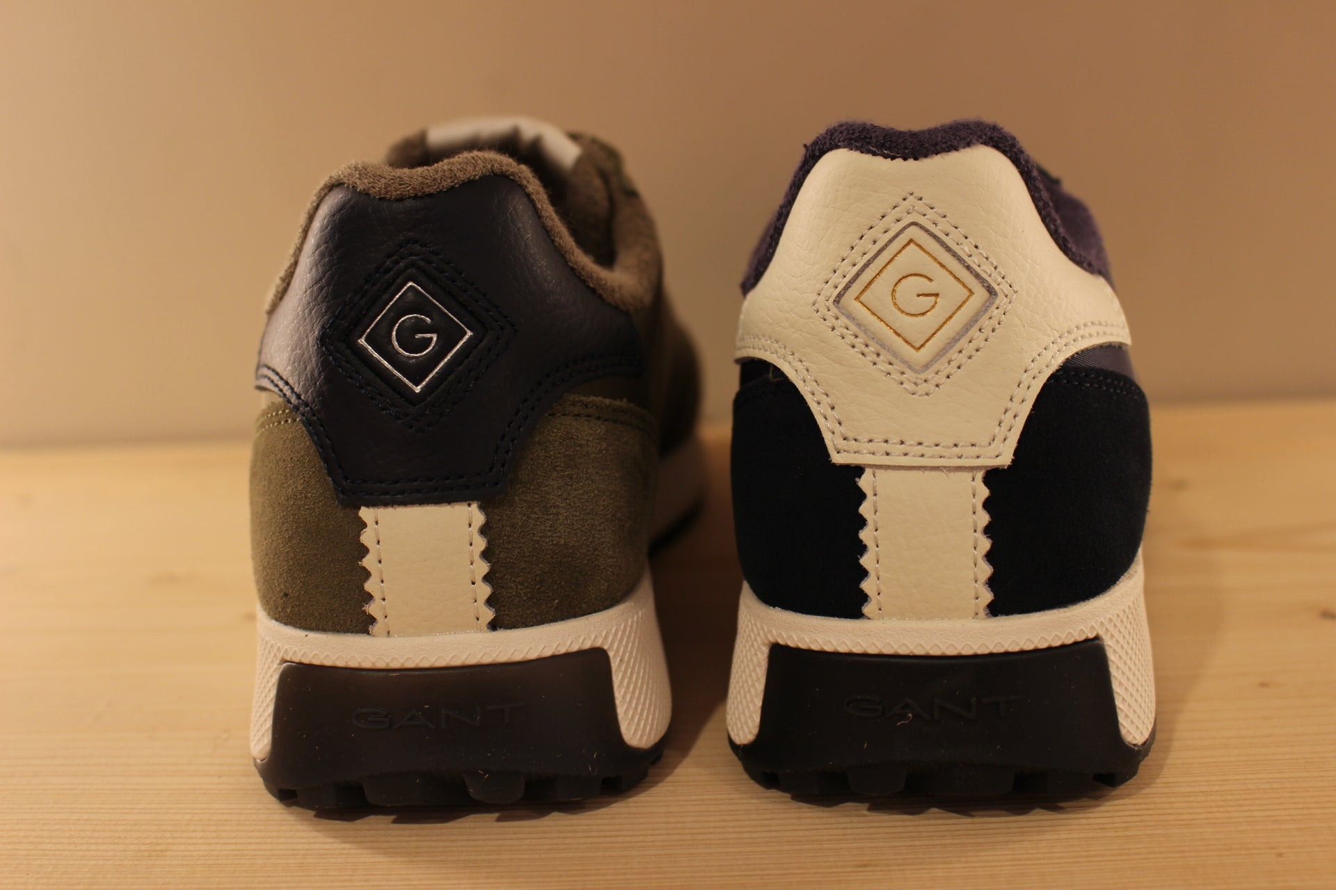 Sneaker cuir et nylon bleu marine ou kaki semelle amovible GANT marque New-Yorkaise