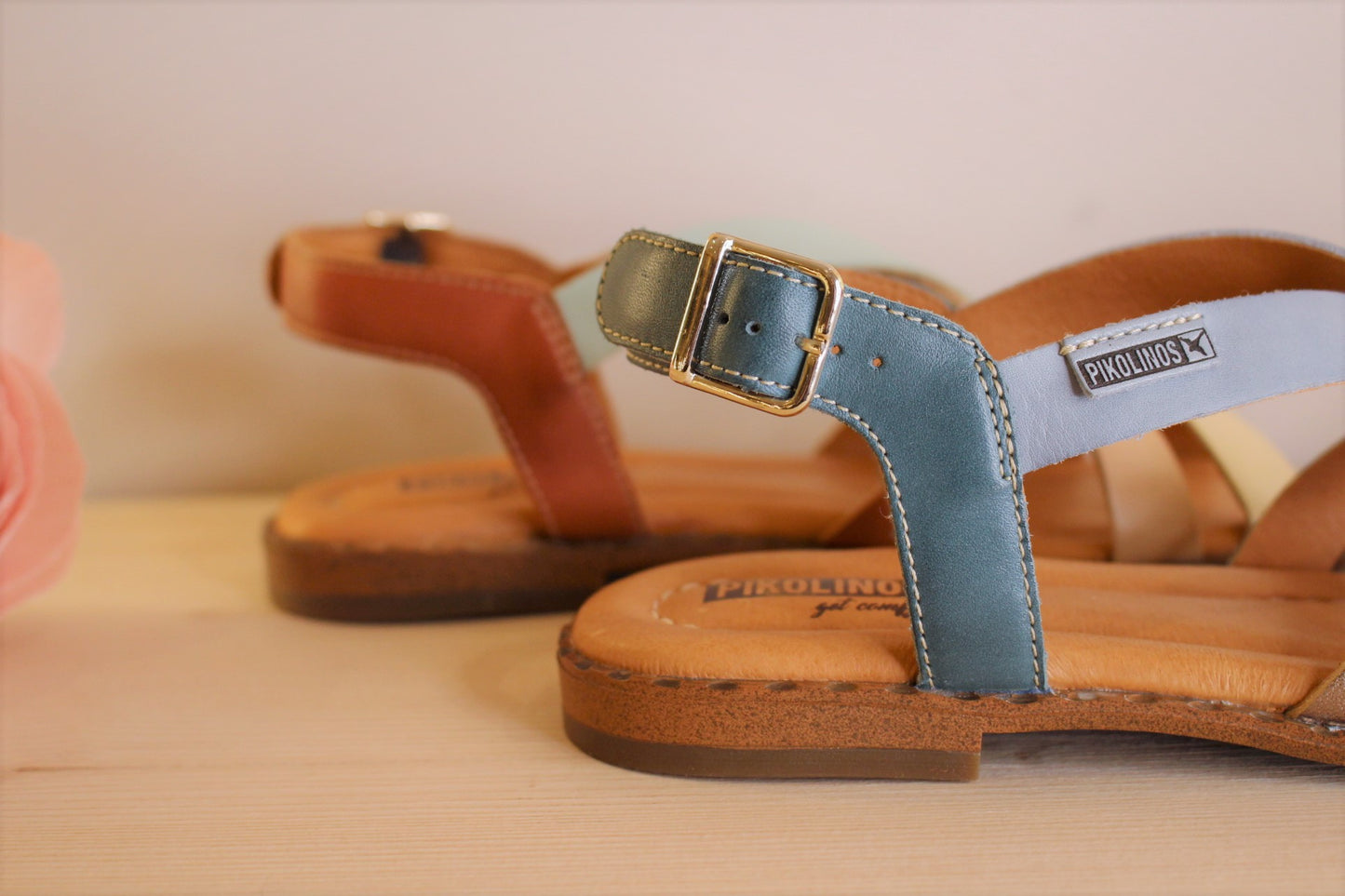 Sandales fines cuir mélange de couleur bleu ou brique PIKOLINOS